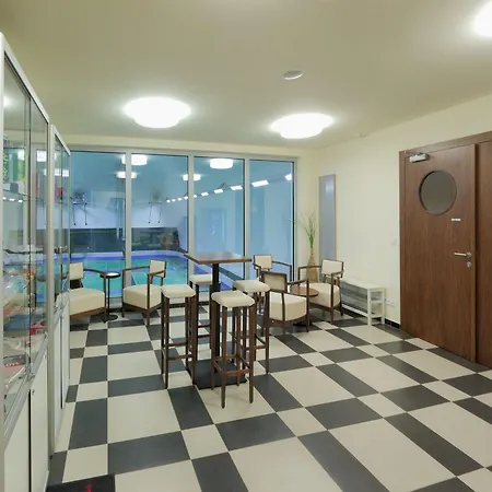 酒店 艾斯美润健康酒店 Mníšek pod Brdy