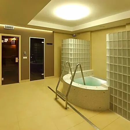 酒店 艾斯美润健康酒店 Mníšek pod Brdy